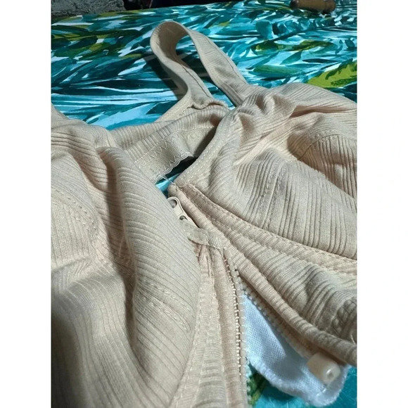 Women’s size 2x-large beige bra - Picture 2 of 7